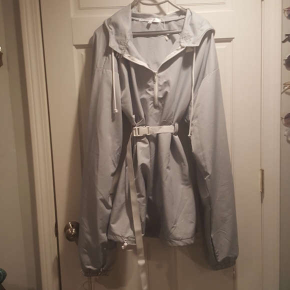 Grey belted windbreaker - Picture 3 of 4